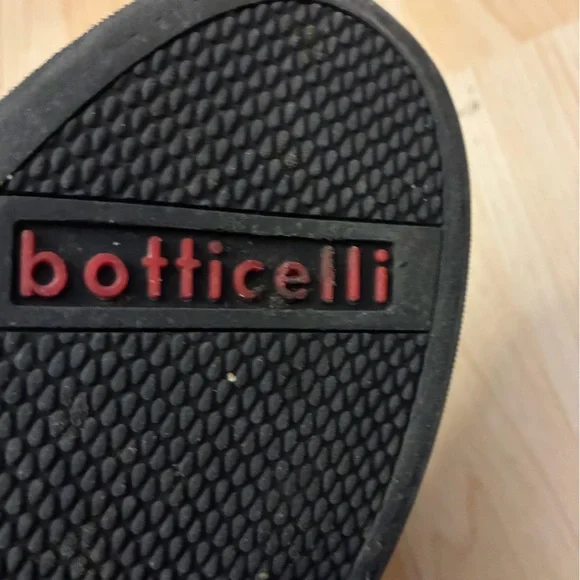 Limited edition Boticelli Blue Leather sneakers - Picture 10 of 16